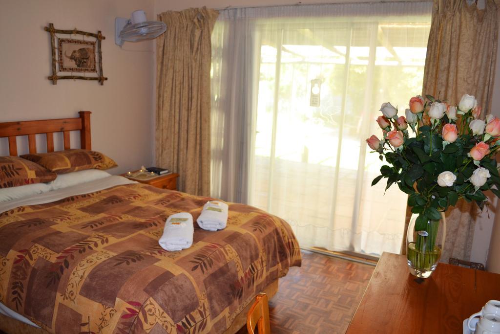 Dove'S Nest Guest House Kempton Park Esterno foto