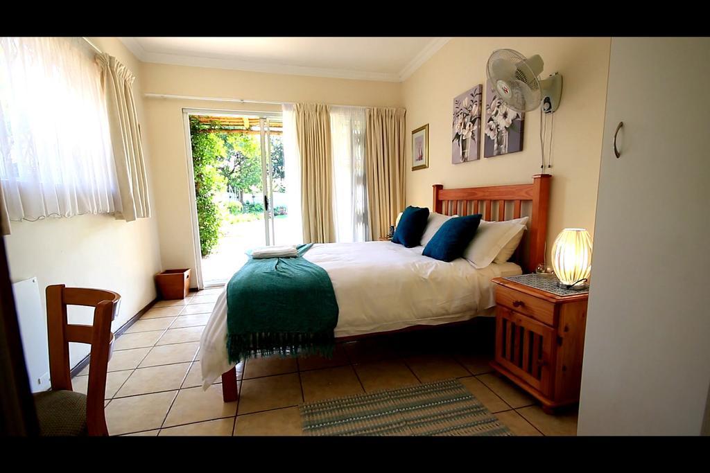 Dove'S Nest Guest House Kempton Park Esterno foto